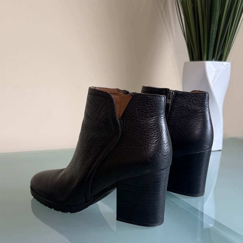 Franco Sarto Black Leather Moto Ankle Boots with Lug Sole Size 8.5 - Picture 5 of 8